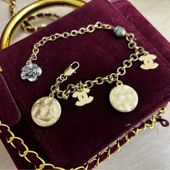 CHANEL Gold-Tone Floral Charm Bracelet with Black and Pink Enamel - Picture 3 of 7